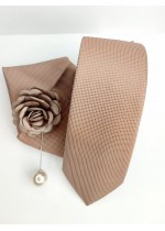 Стилен комплект за младоженец вратовръзка кърпичка и бутониера в цвят екрю