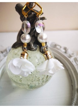 Обици за сватба с цветя, Сваровски кристали и перли в бяло White Lilly