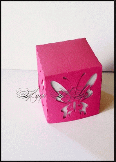 Кутийка за подаръче за сватба модел Butterfly Magic Duo червено и бяло