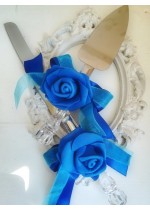 Сватбени прибори за торта с декорация в кралско синьо и тюркоаз серия Peacock Blue