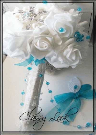 Уникален булчински букет в бяло и тюркоаз от 21 рози, брошка и кристали от Classy Look- Côte d'Azur