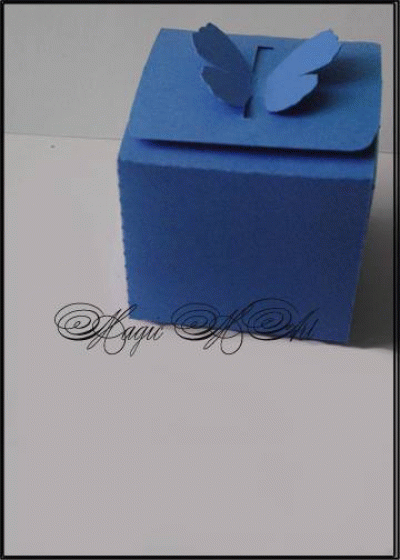 Кутийка за подаръче за сватба модел AM Fly тъмно синьо