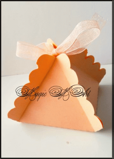 Кутийка за сватбено подаръче модел Beth праскова